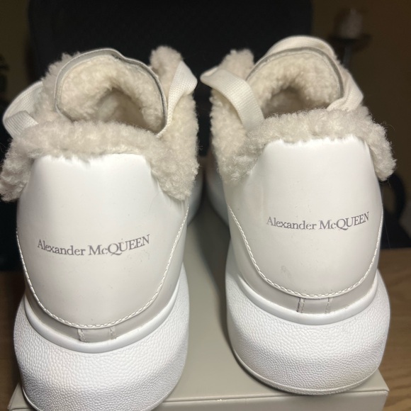 Alexander McQueen Oversized Sneakers Size 8 - Picture 4 of 8